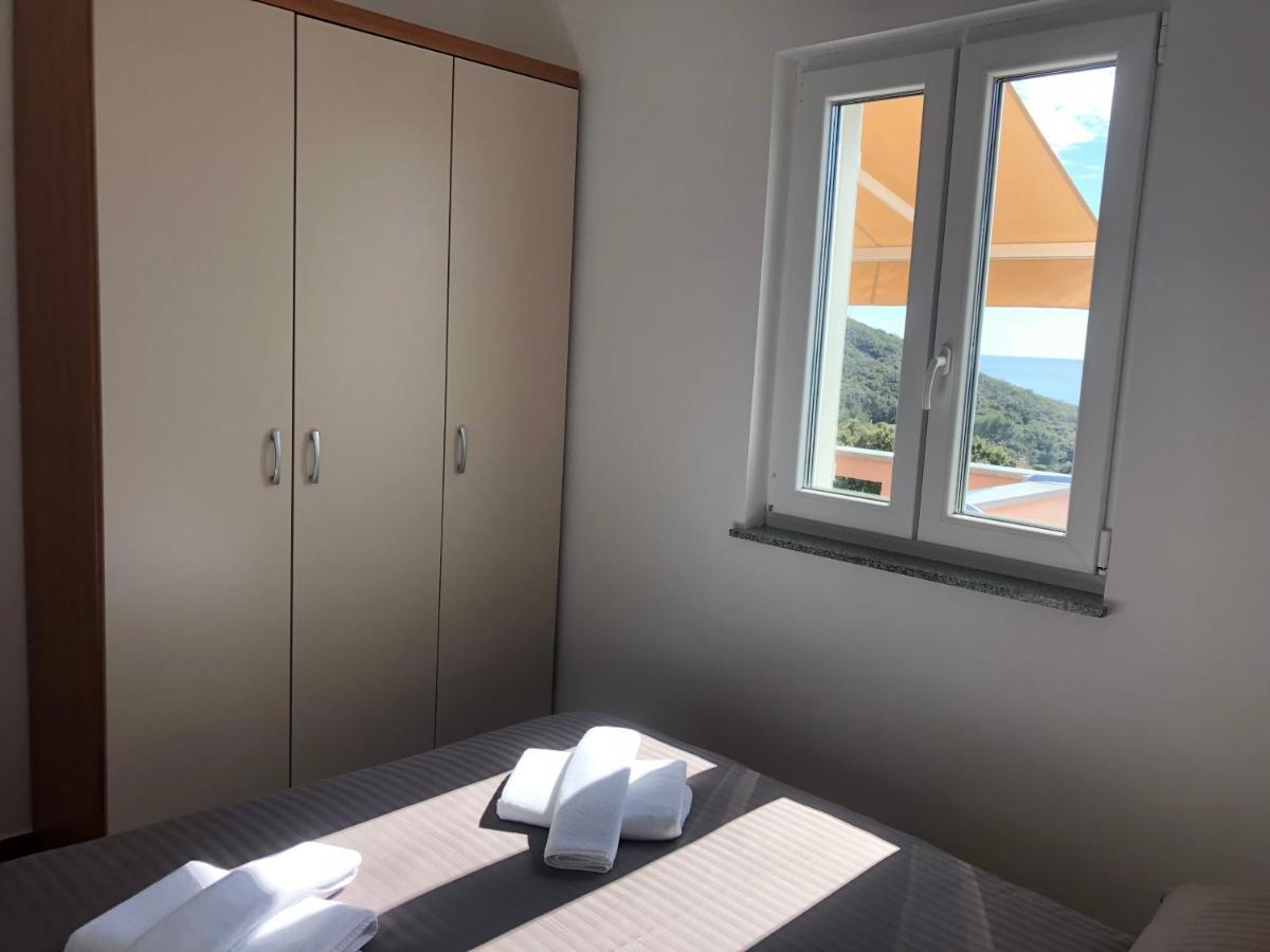 Apartmani Ivana Cres Exterior foto